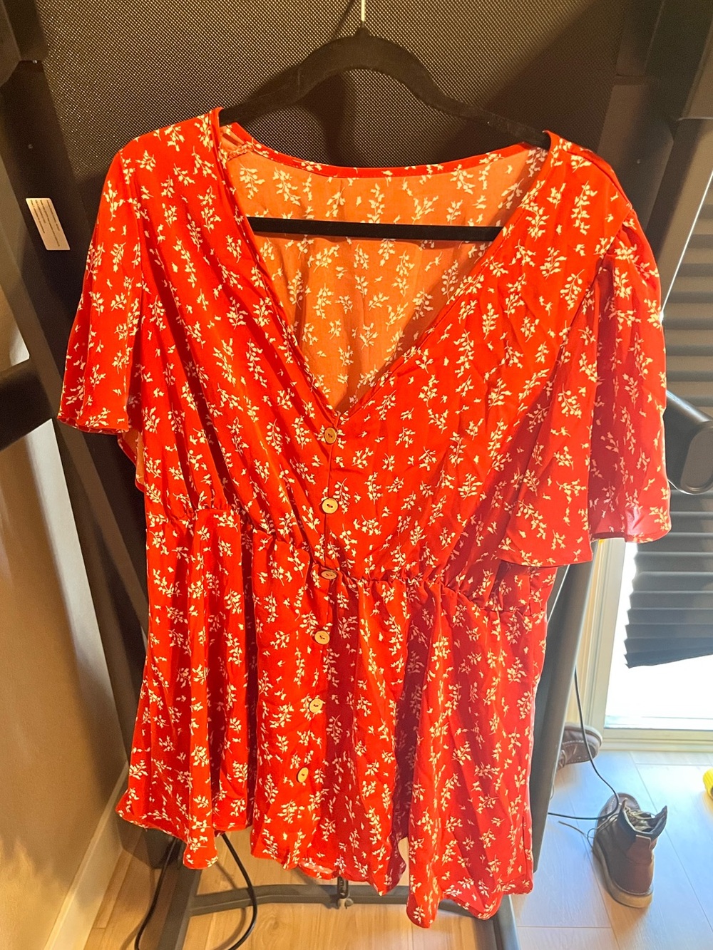 SHEIN Red Floral Button-Front Peplum Top